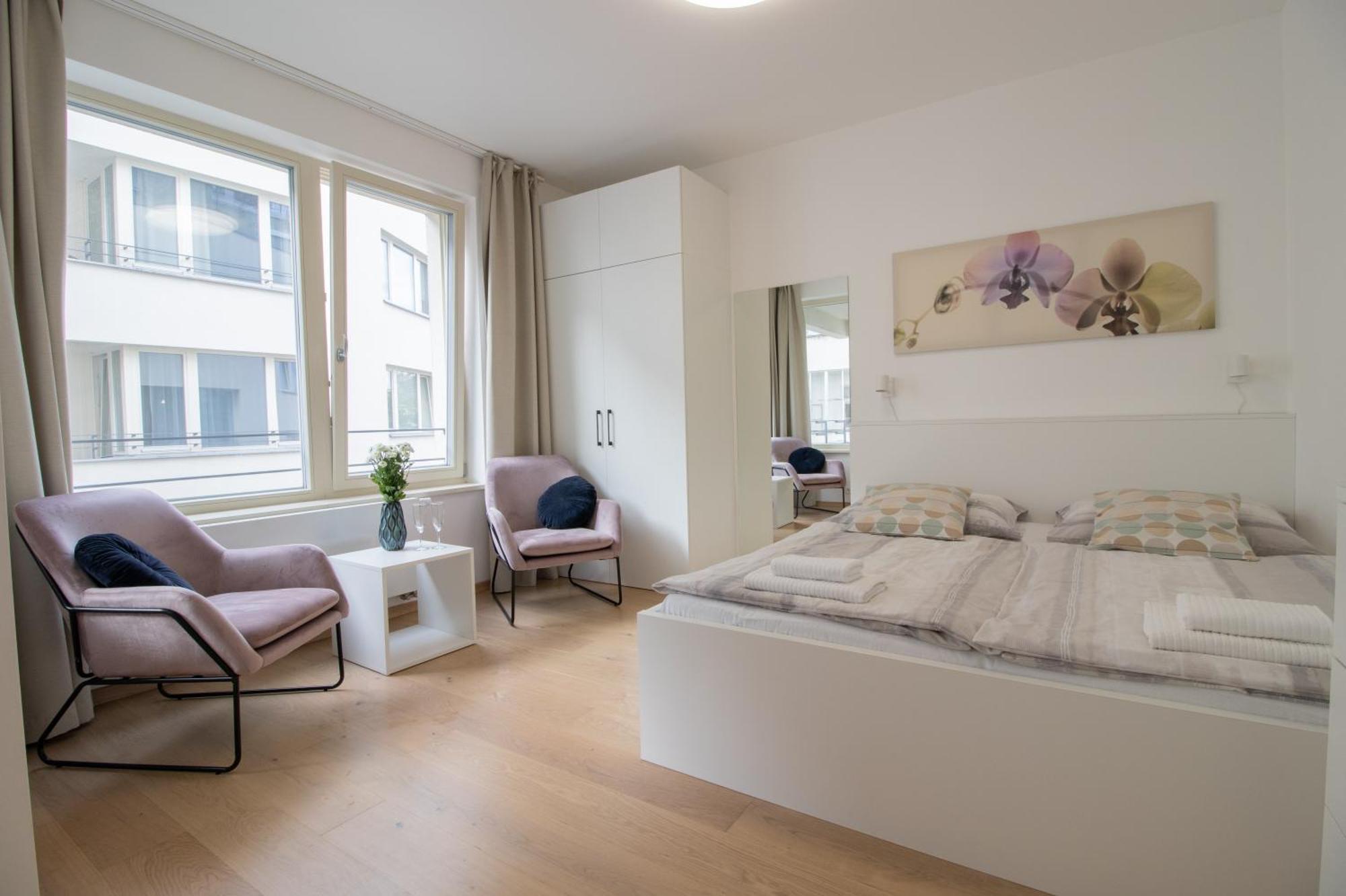 Krakovska Cr Apartments براغ المظهر الخارجي الصورة