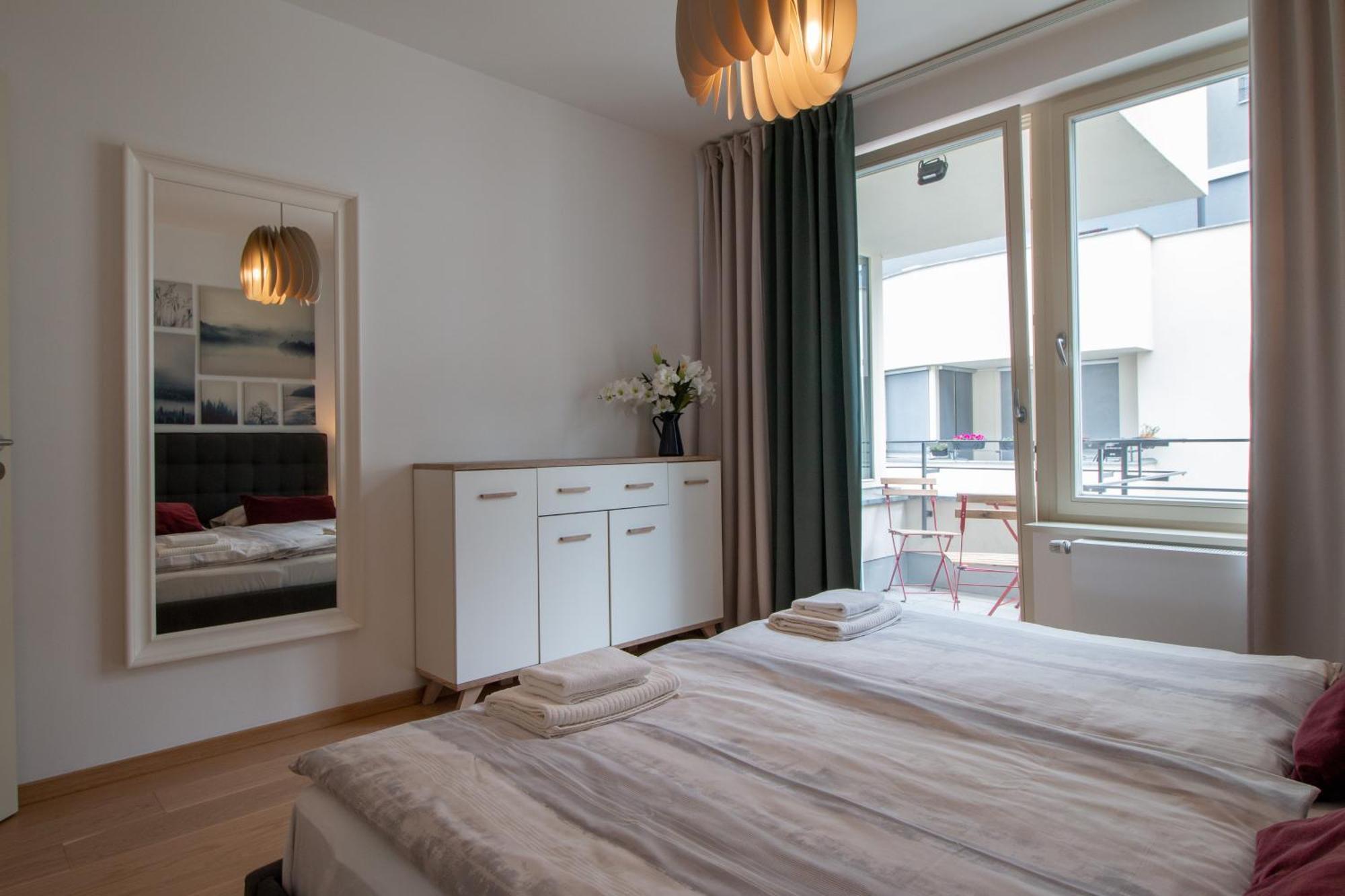 Krakovska Cr Apartments براغ الغرفة الصورة