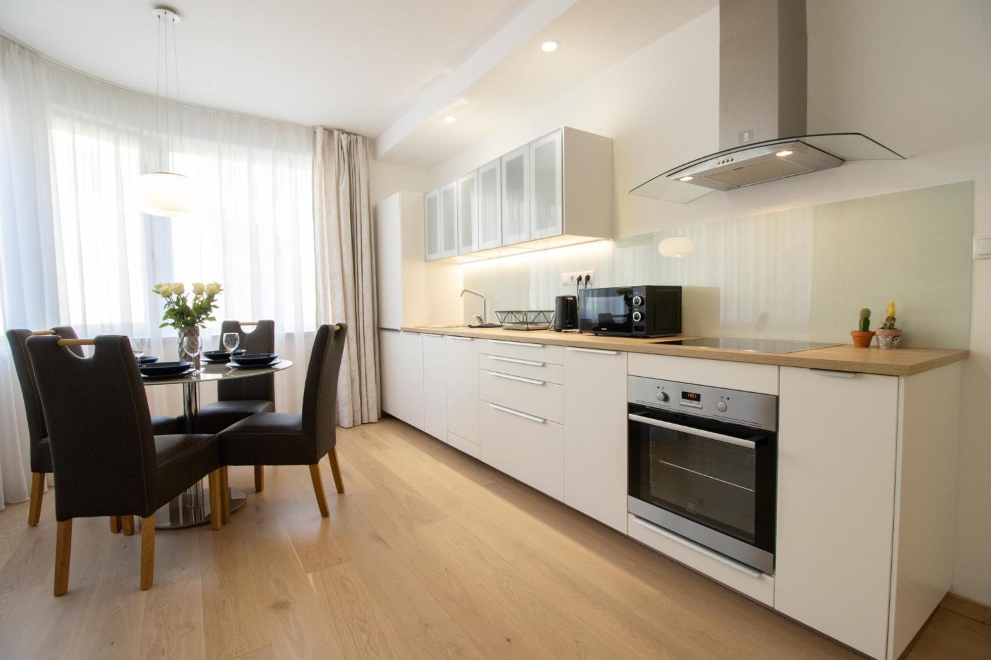 Krakovska Cr Apartments براغ المظهر الخارجي الصورة